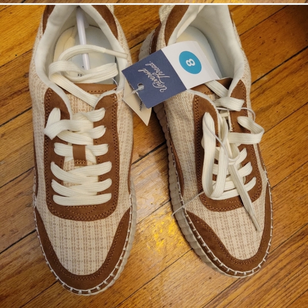 Universal Threads Perephone Tan Sneakers Size 8